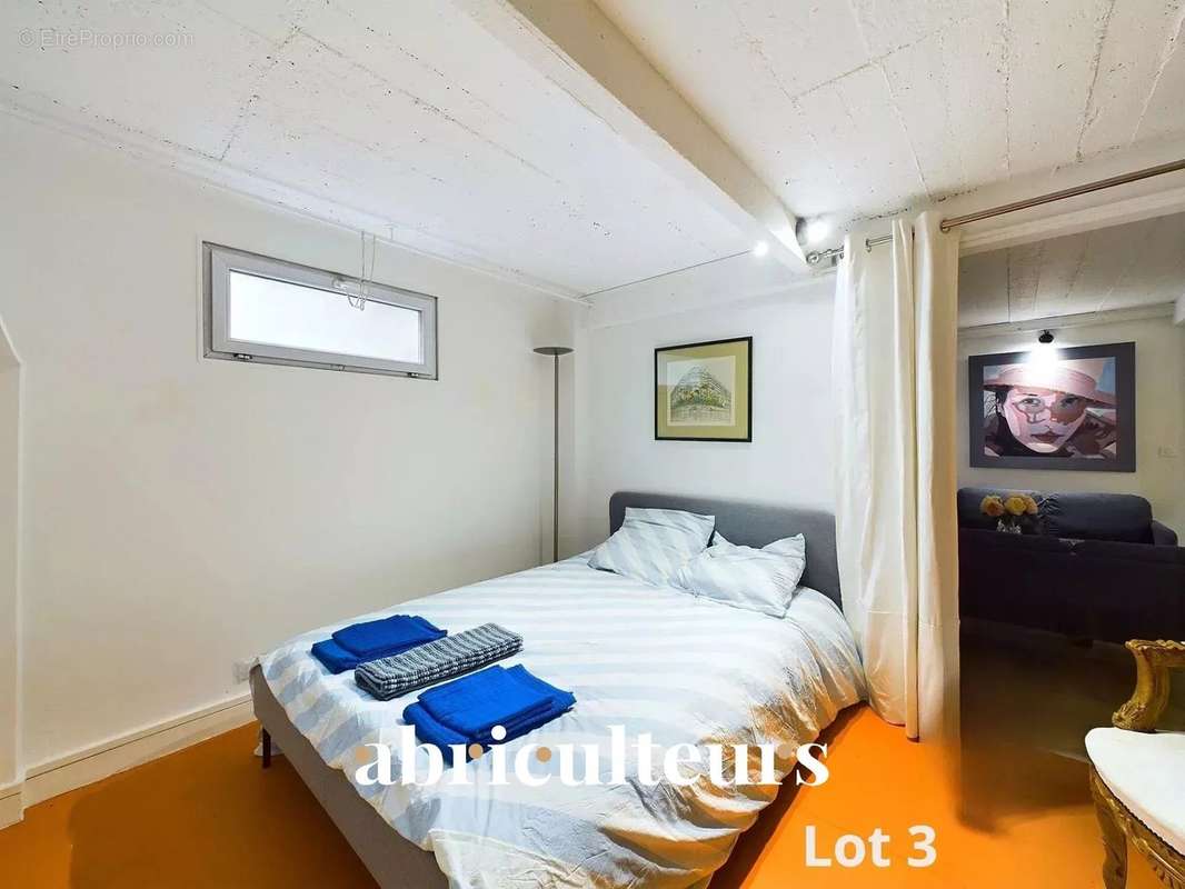 Appartement à COURBEVOIE