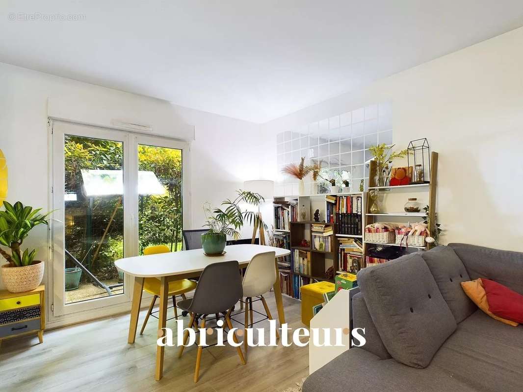 Appartement à SURESNES