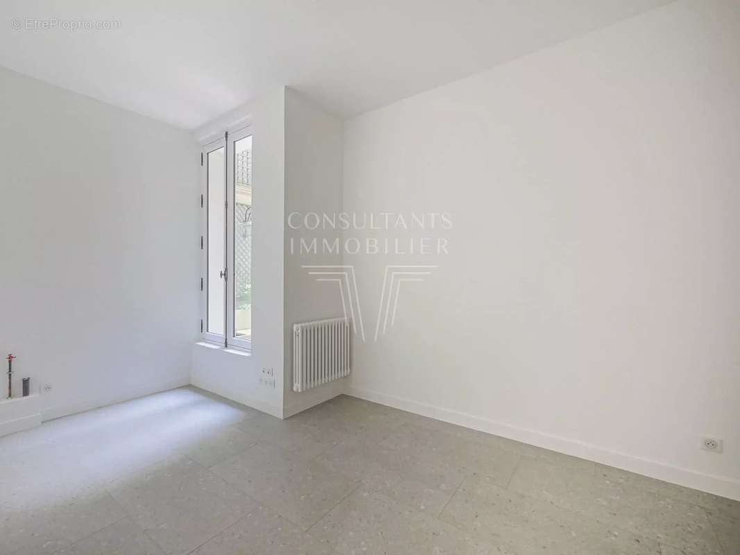 Appartement à PARIS-8E