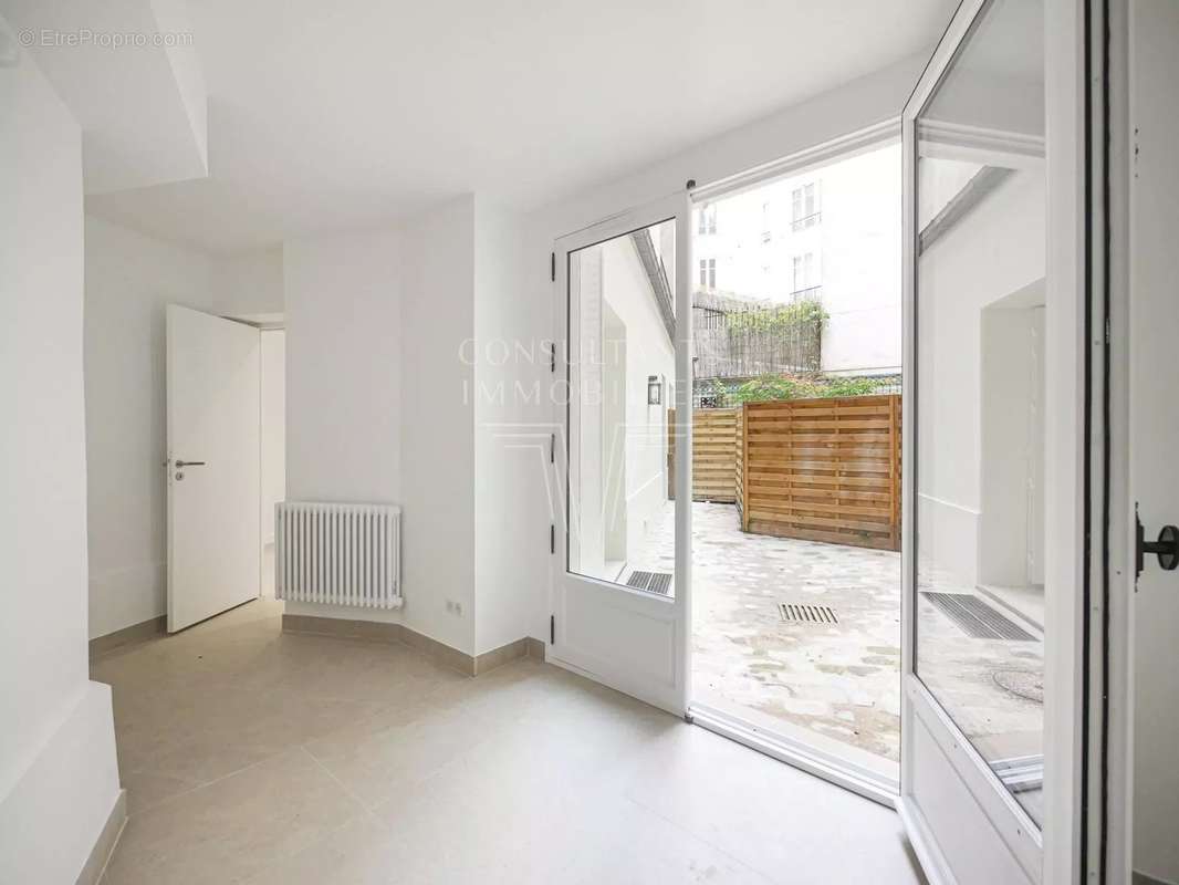 Appartement à PARIS-8E