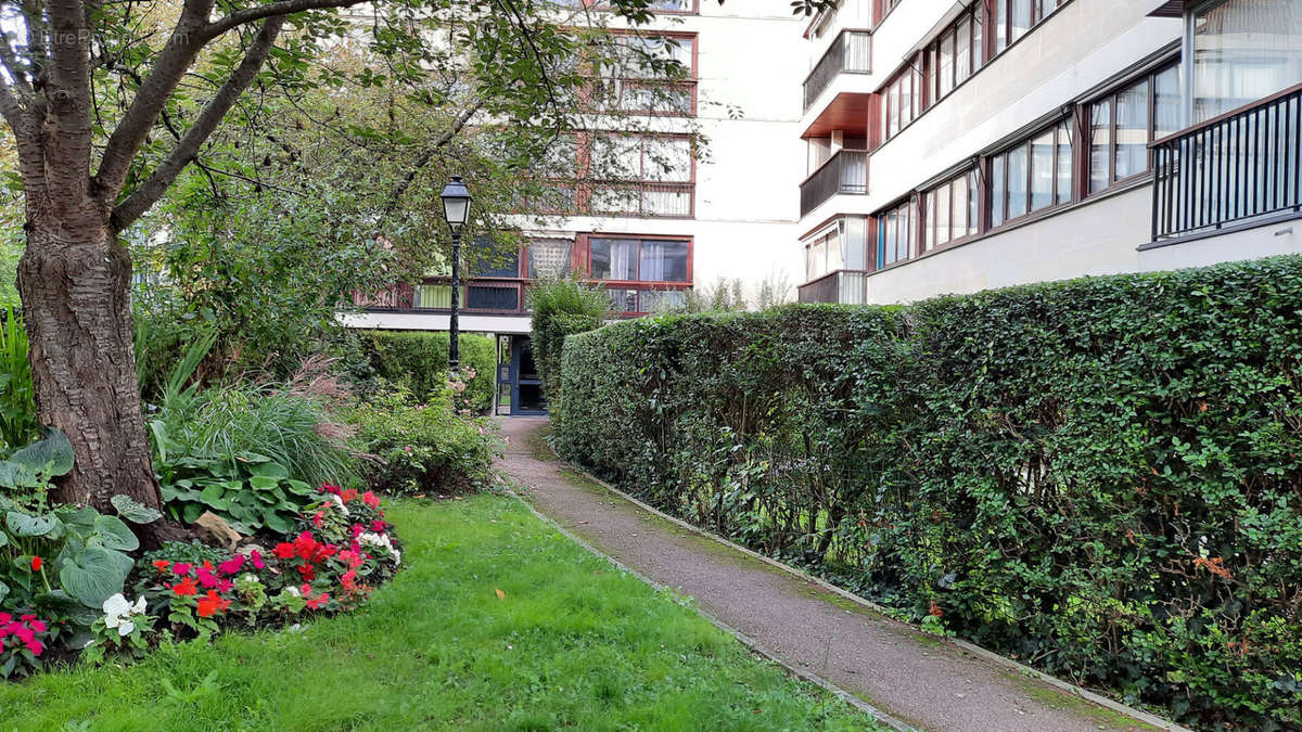 Appartement à FONTENAY-LE-FLEURY