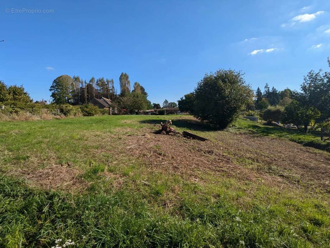 Terrain à ECARDENVILLE-SUR-EURE