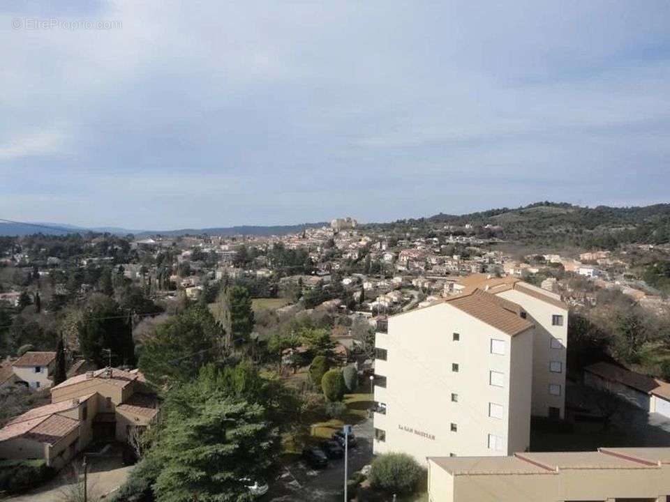 Appartement à GREOUX-LES-BAINS