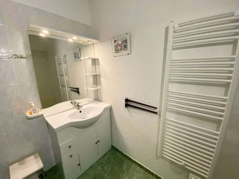 Appartement à GREOUX-LES-BAINS