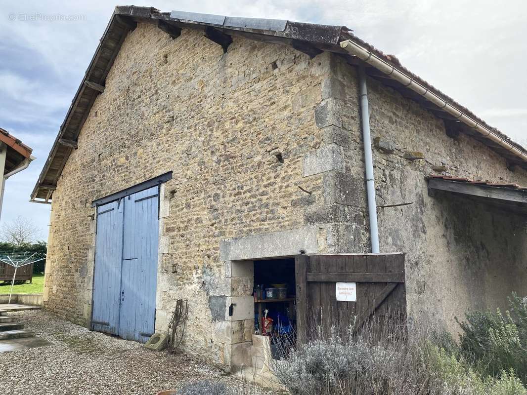 Maison à PLEUVILLE