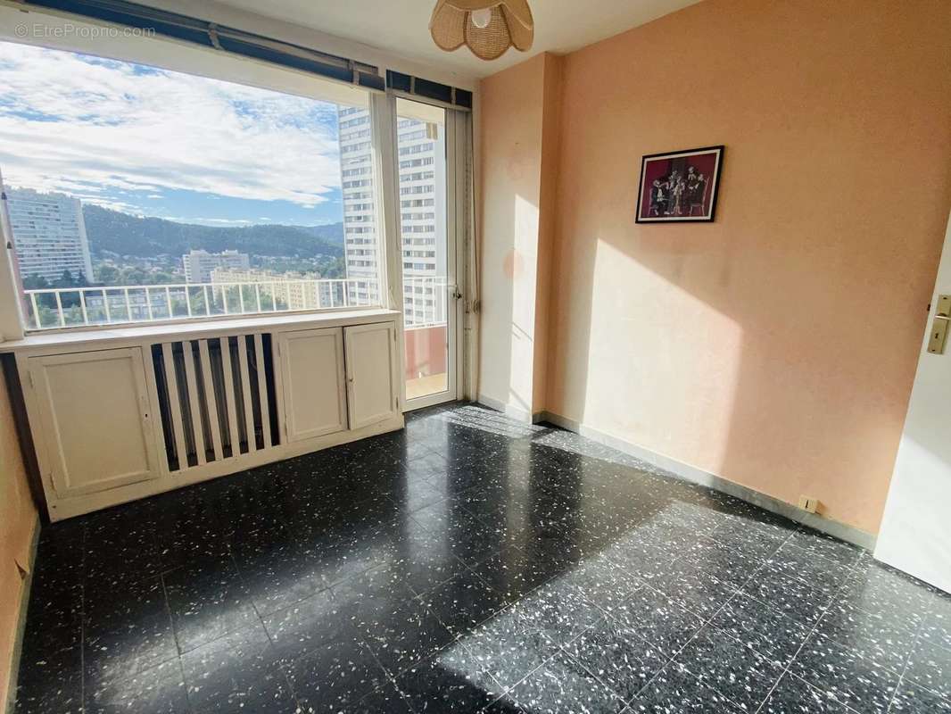 Appartement à MARSEILLE-9E