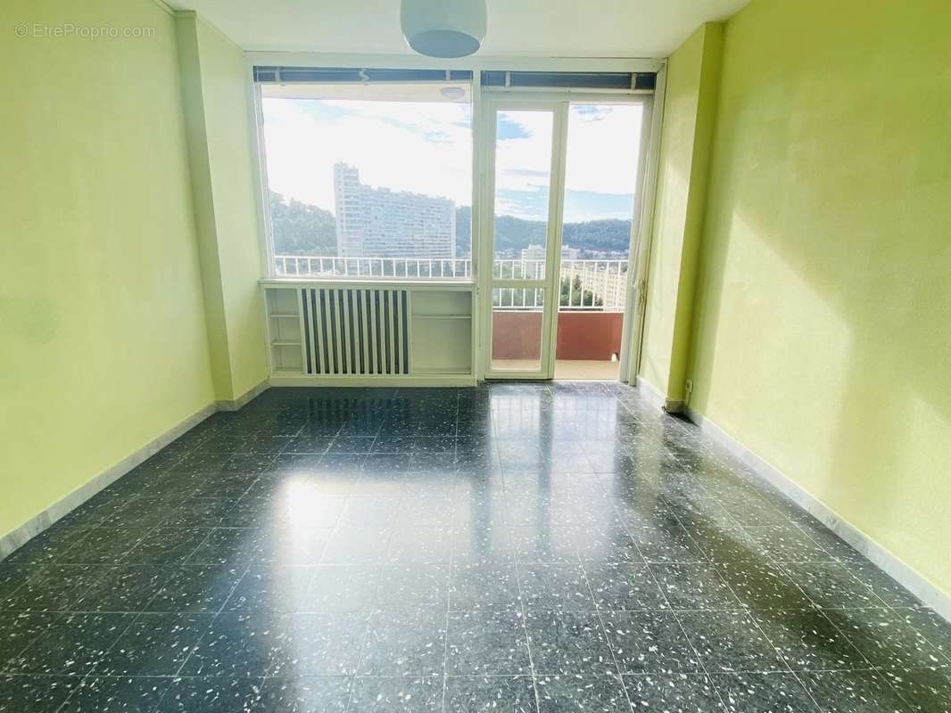 Appartement à MARSEILLE-9E