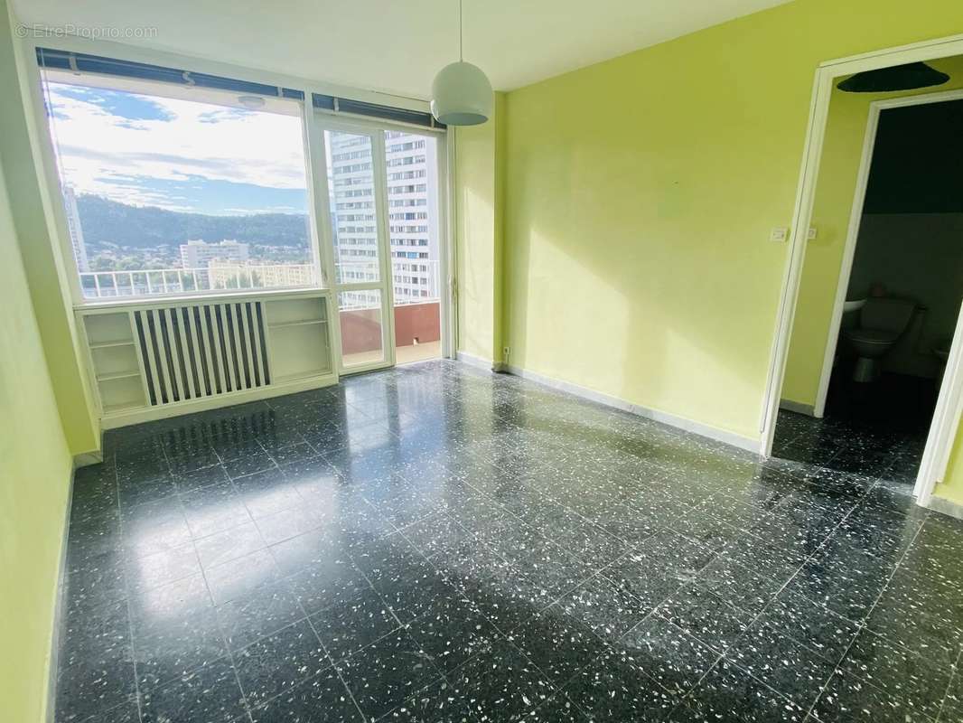 Appartement à MARSEILLE-9E