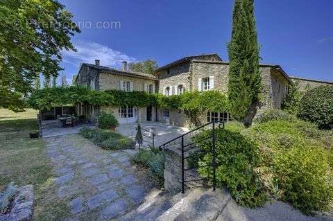 Maison à MENERBES