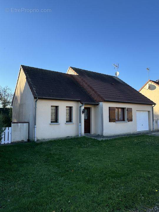 grand jardin clos,maison familiale ,4 chambres, proche - Maison à ANGERVILLE