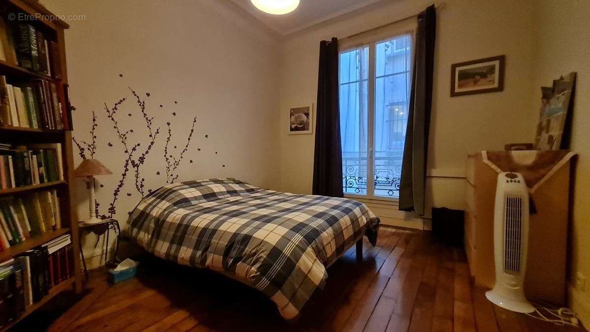 Appartement à PARIS-10E