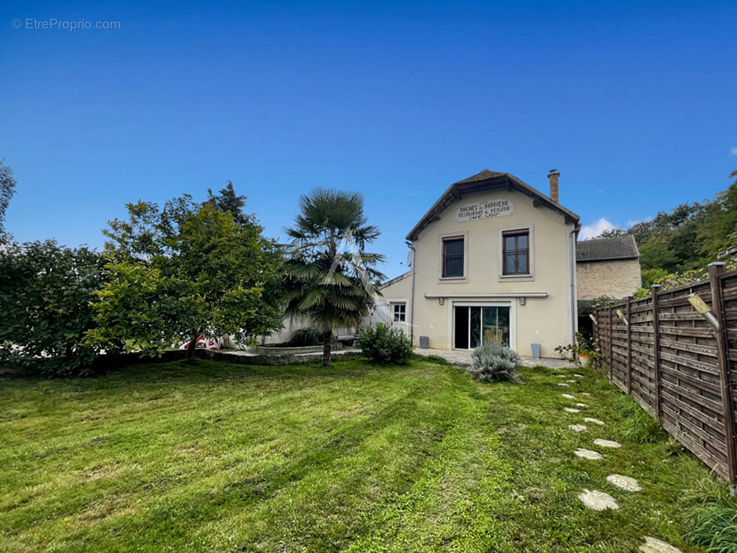 Maison à BOURAY-SUR-JUINE