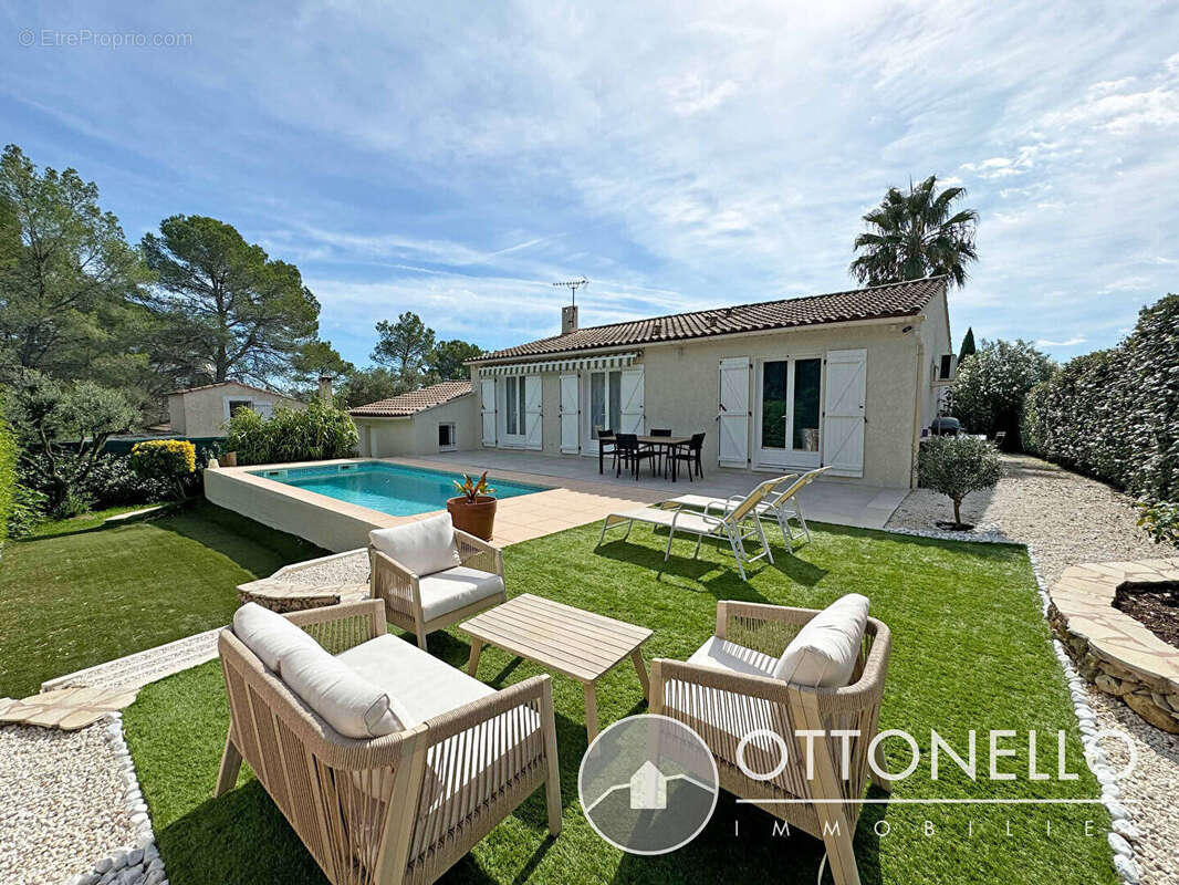 Maison à ROQUEBRUNE-SUR-ARGENS