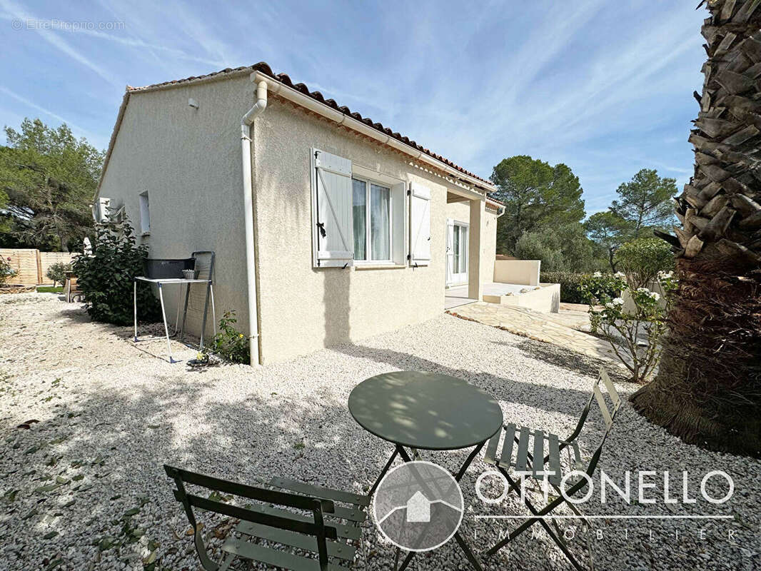 Maison à ROQUEBRUNE-SUR-ARGENS