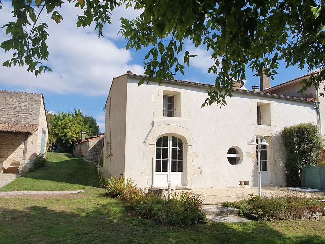 Maison à BARZAN