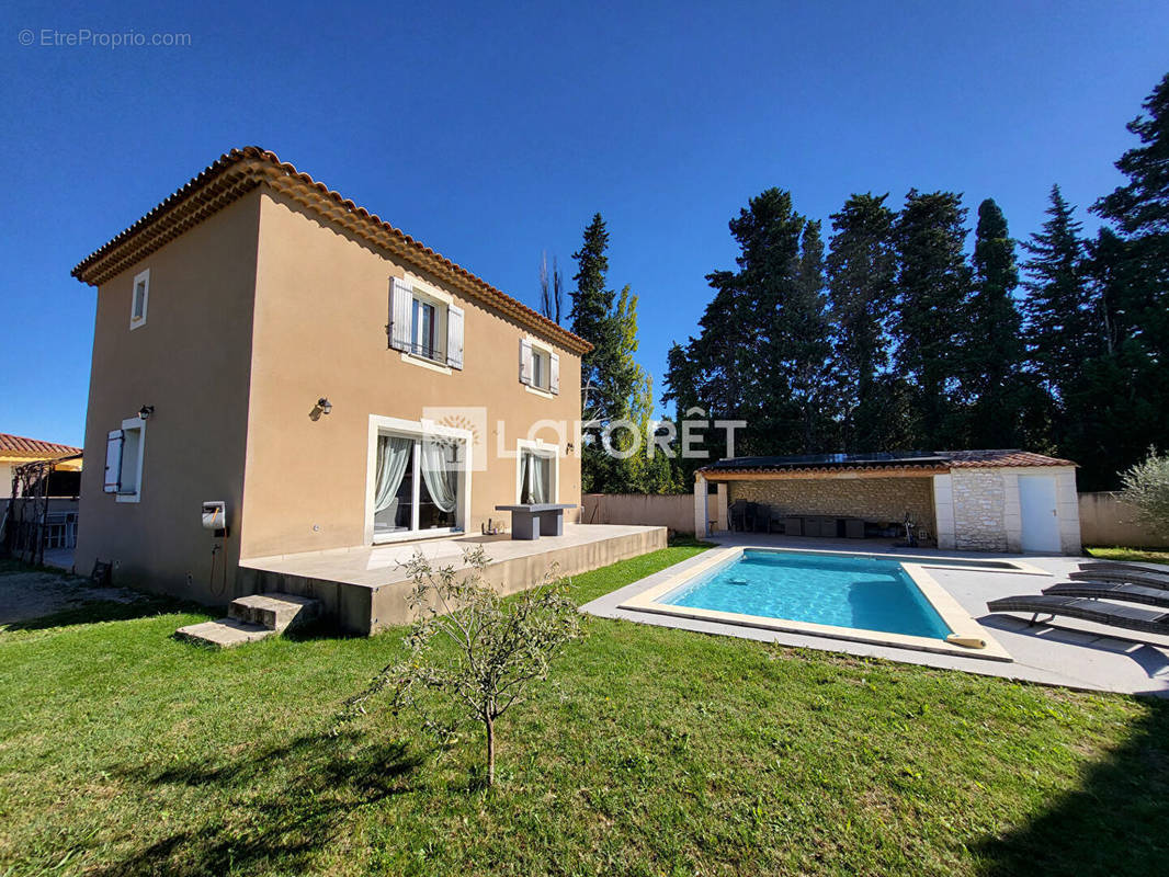 Maison à L&#039;ISLE-SUR-LA-SORGUE