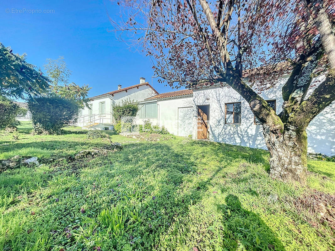 Maison à SAINT-AGNANT