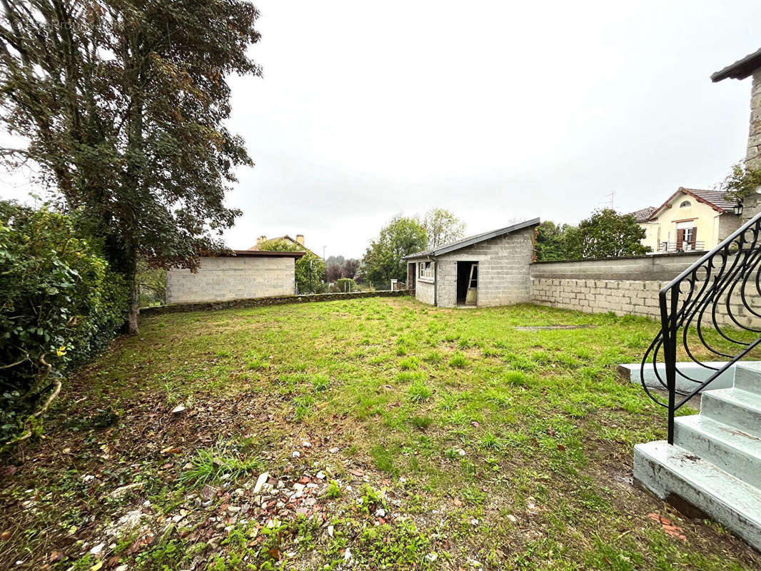 Maison à SAINT-JUST-LE-MARTEL