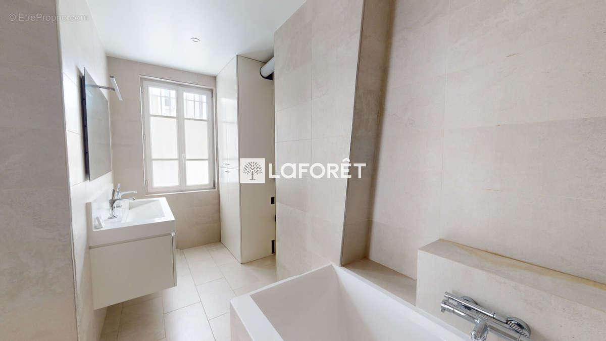 Appartement à PARIS-12E