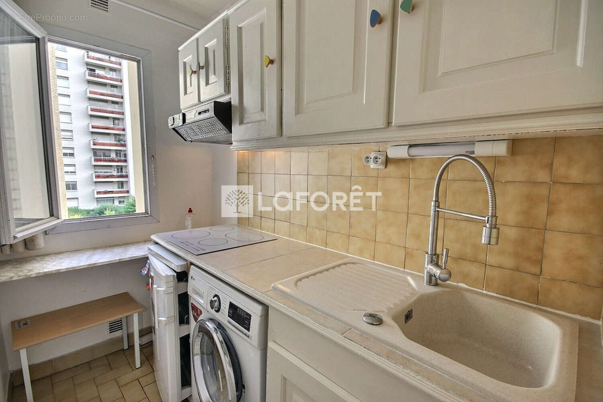 Appartement à COURBEVOIE