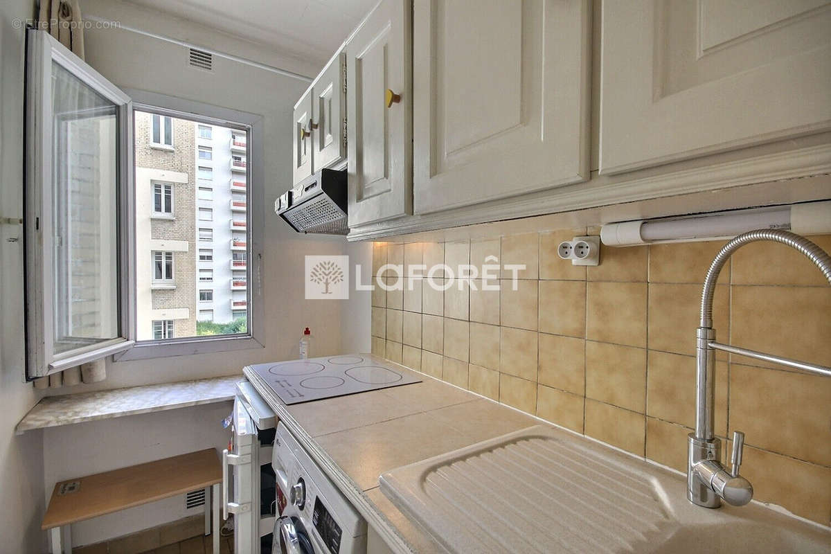 Appartement à COURBEVOIE