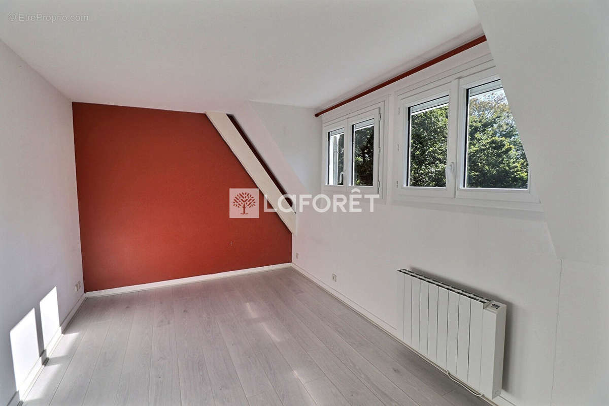 Appartement à NOISY-SUR-ECOLE