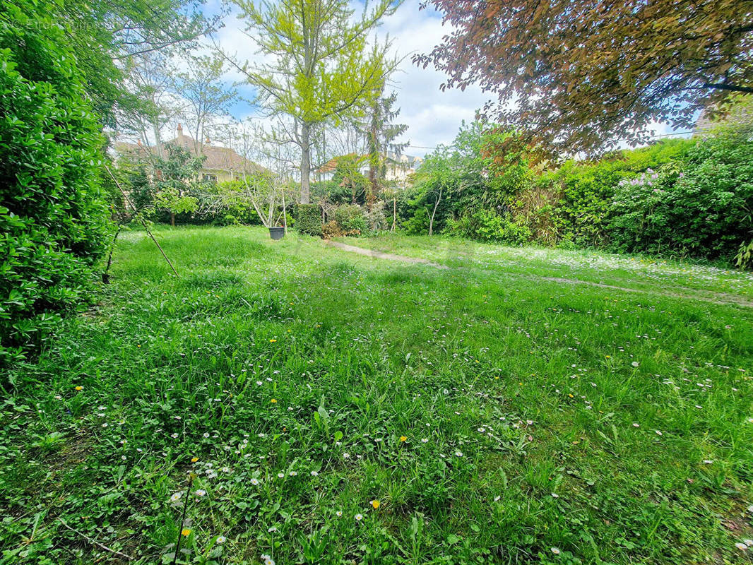 Terrain à HOUILLES