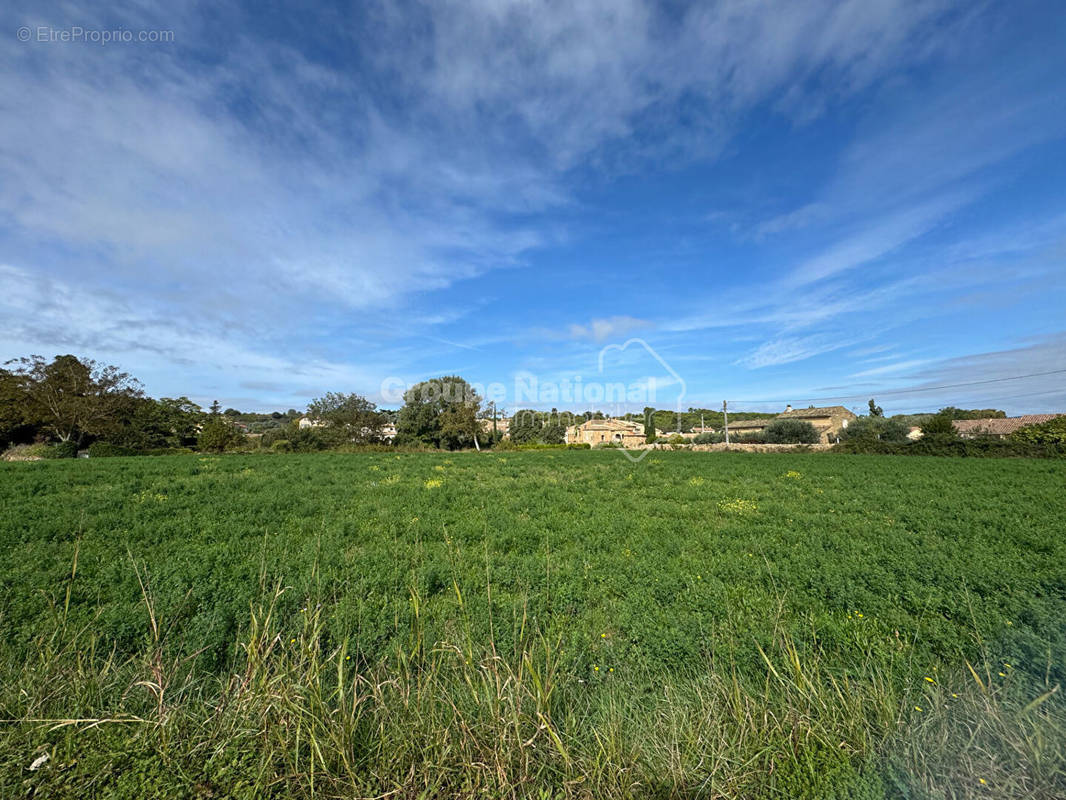 Terrain à SABRAN