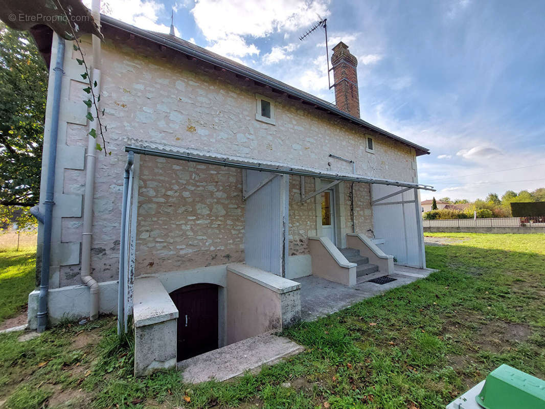 Maison à SAINT-GERVAIS-LES-TROIS-CLOCHERS