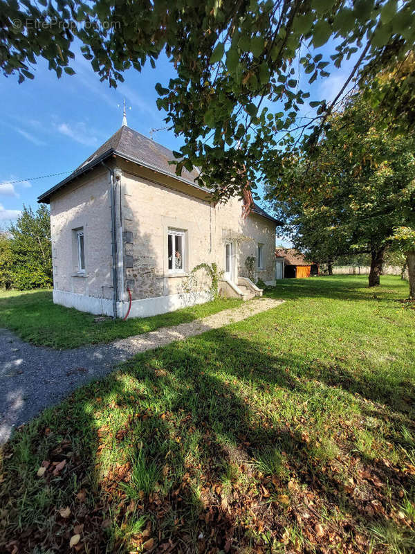 Maison à SAINT-GERVAIS-LES-TROIS-CLOCHERS