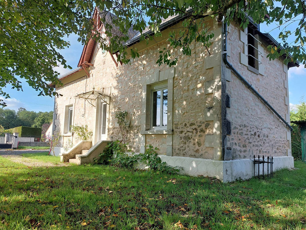 Maison à SAINT-GERVAIS-LES-TROIS-CLOCHERS