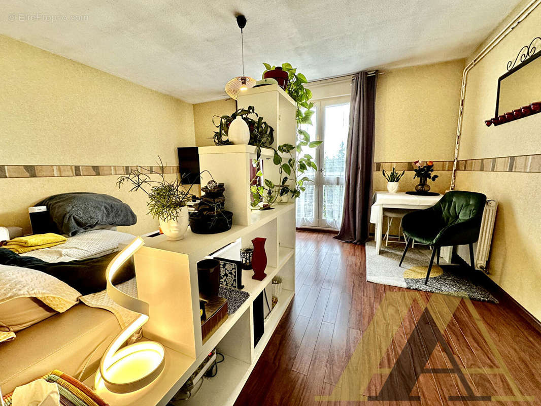 Appartement à AMNEVILLE