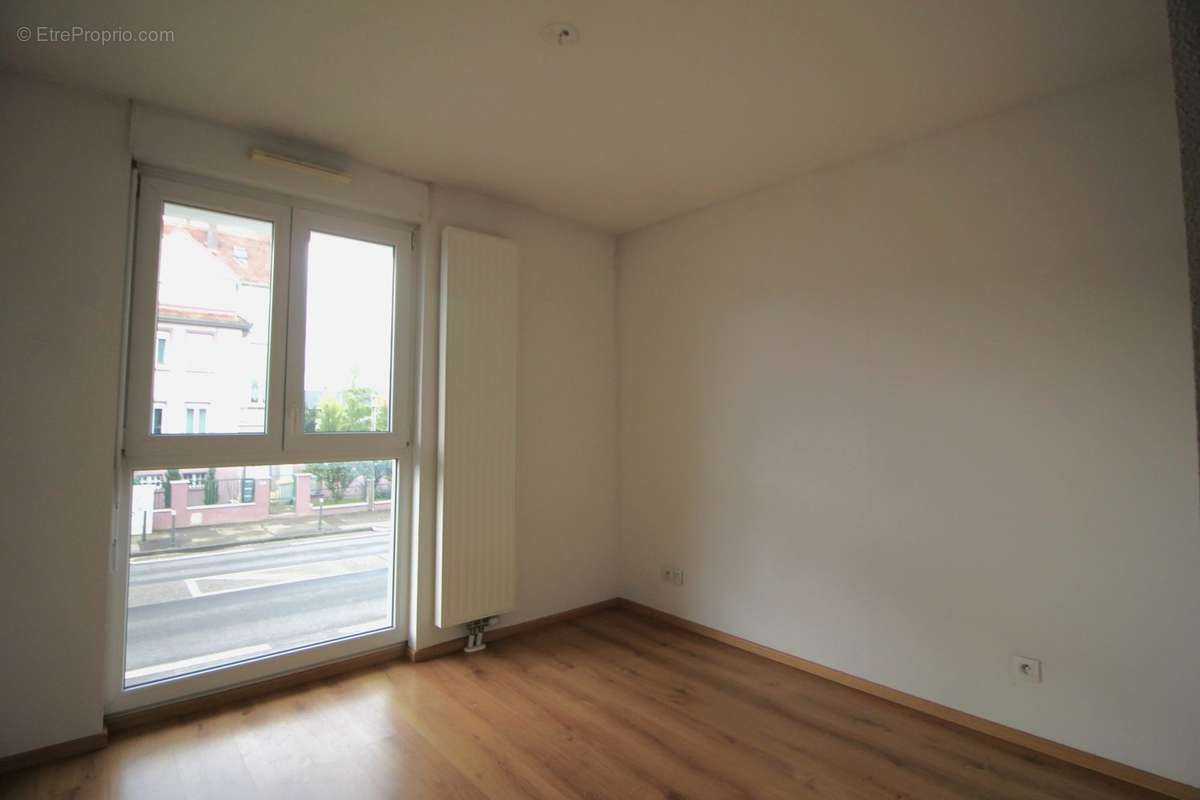 Chambre1 - Appartement à STRASBOURG