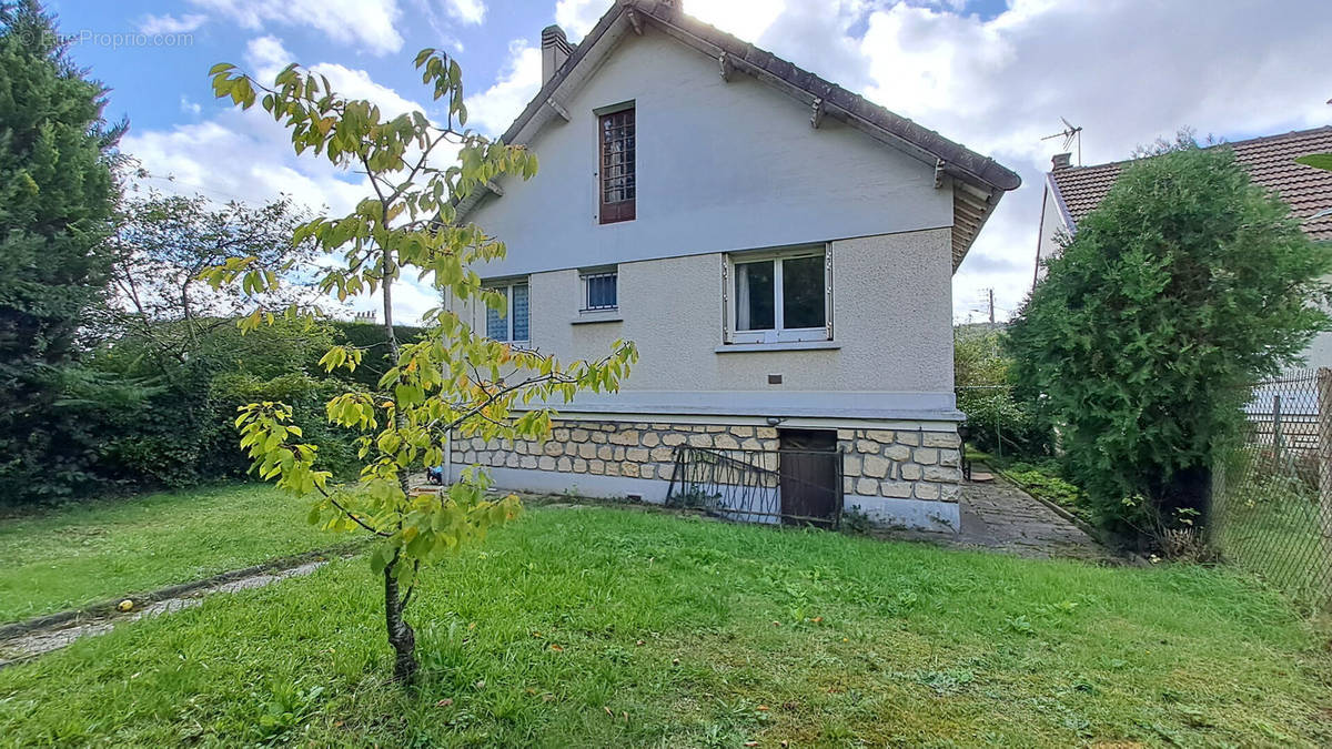 Maison à SAINT-REMY-LES-CHEVREUSE