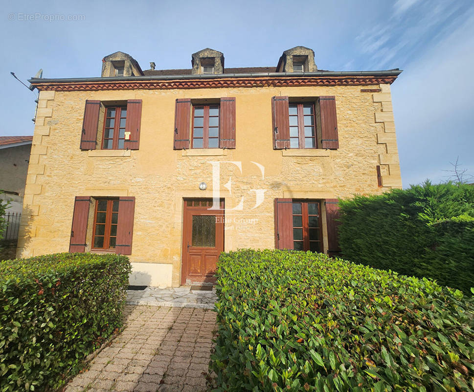 Maison à LE BUISSON-DE-CADOUIN