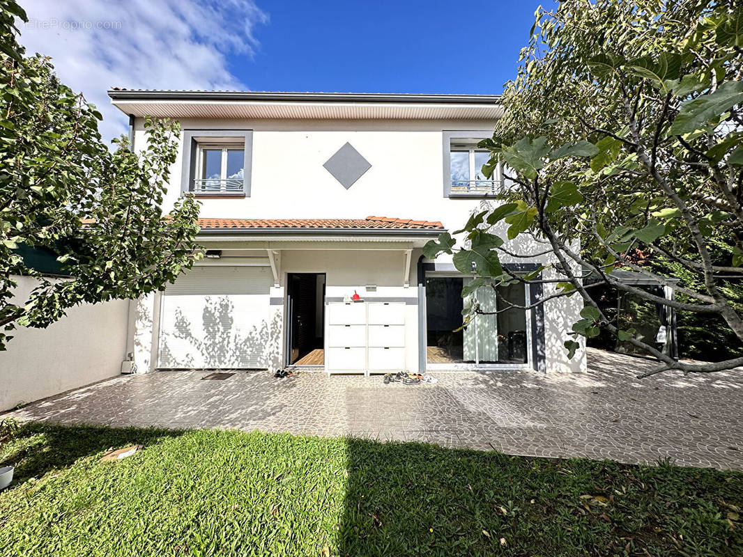 Maison à SAINT-PRIEST