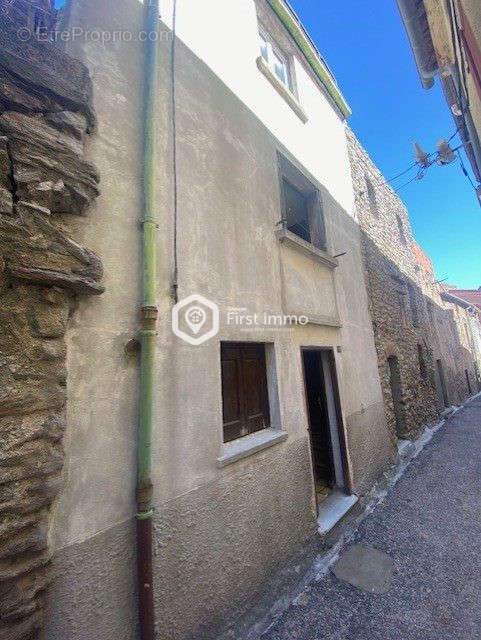 Maison à LATOUR-DE-FRANCE