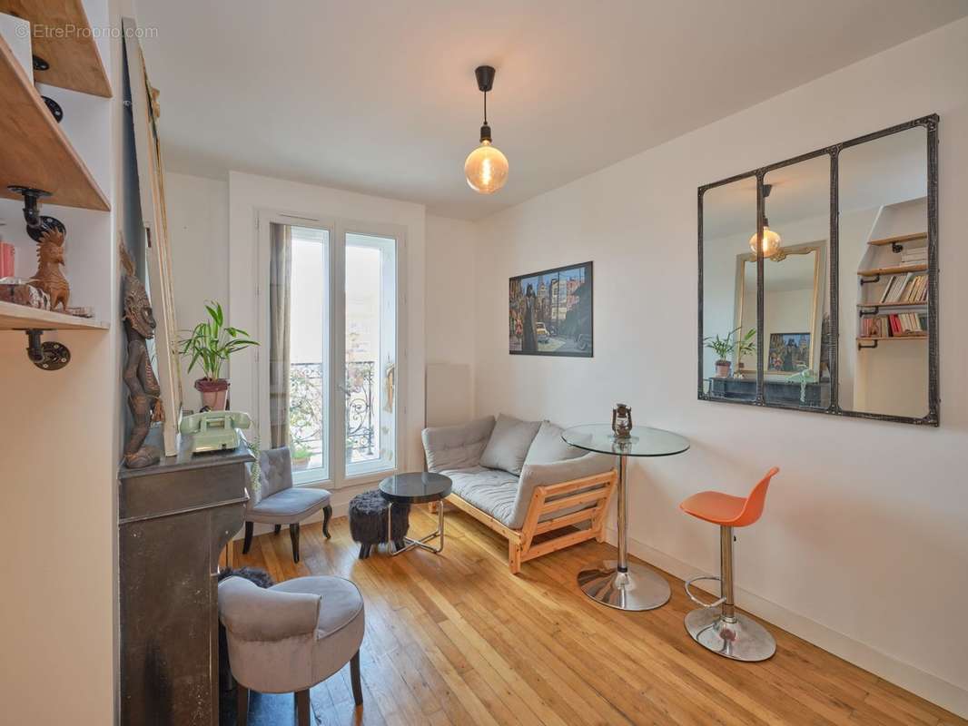 Appartement à PARIS-18E