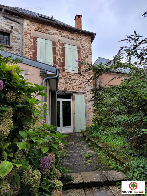 Maison à JUILLAC