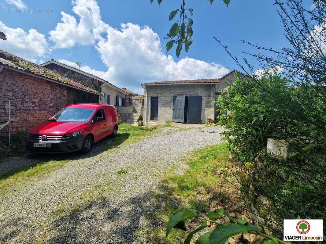 Maison à ROUSSAC