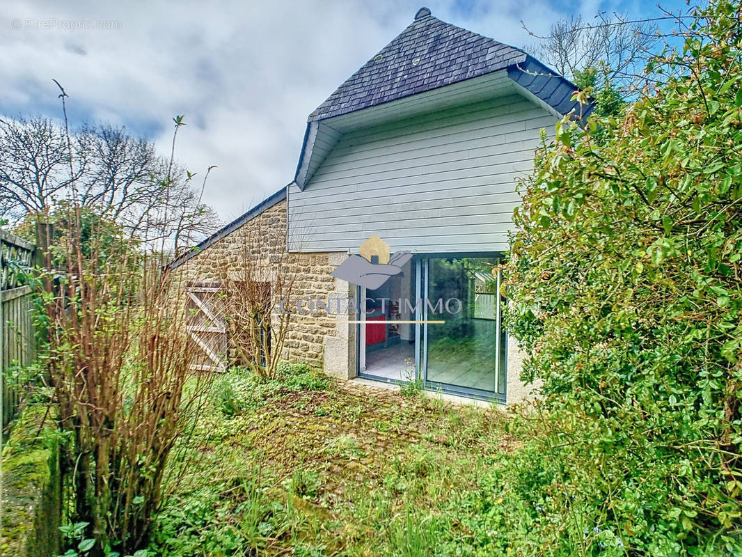 Maison à SAINT-CARADEC-TREGOMEL