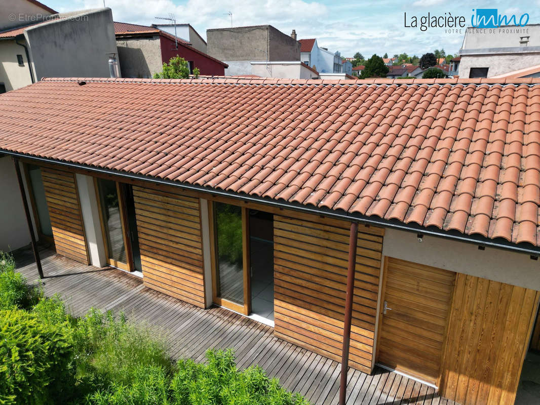 Coté rue sud - Maison à PONT-DU-CHATEAU