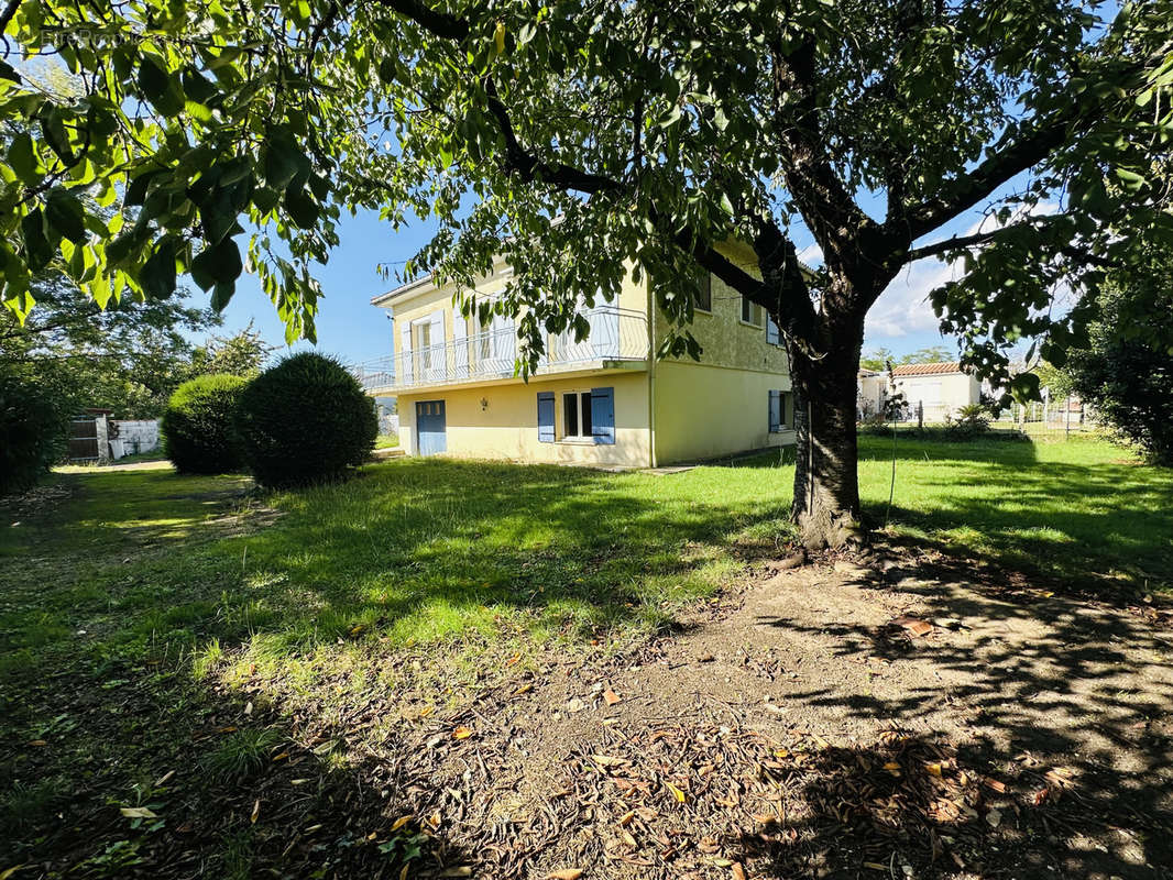 Maison à TONNAY-CHARENTE