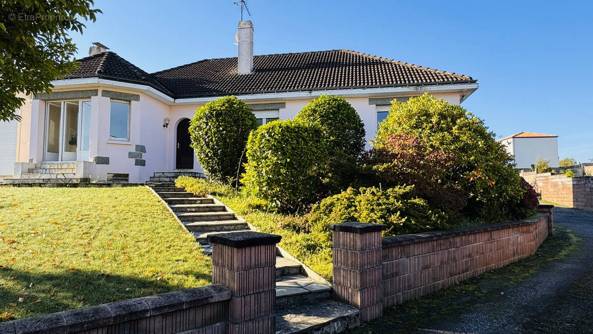 Maison à LA VARENNE