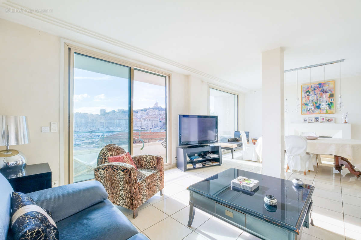 Appartement à MARSEILLE-2E