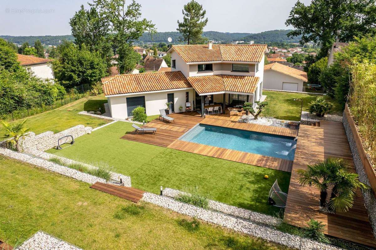 Maison à COULOUNIEIX-CHAMIERS