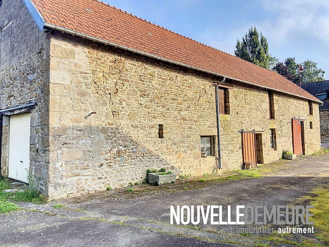 Maison à BAZOUGES-LA-PEROUSE