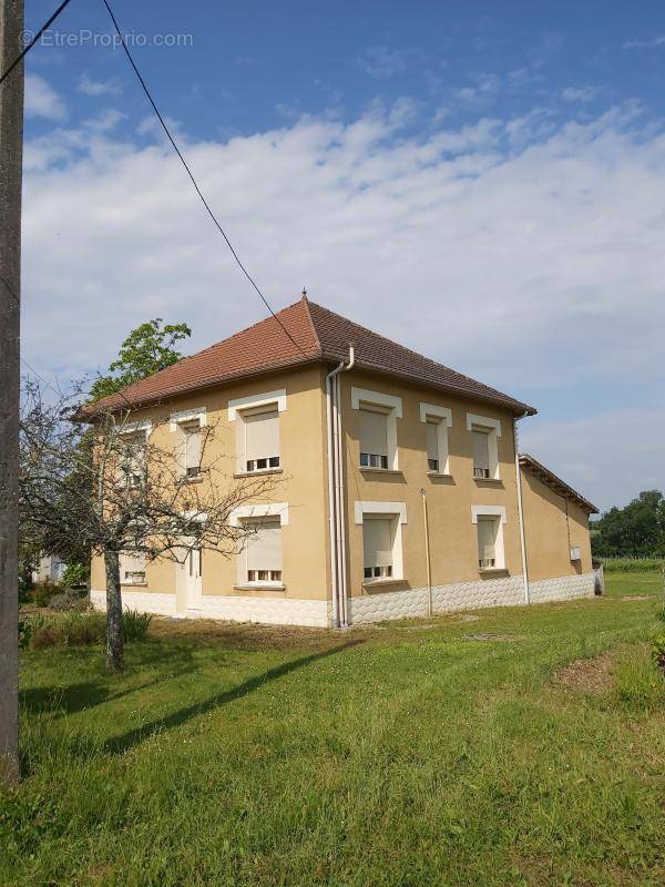 Maison à GAGEAC-ET-ROUILLAC