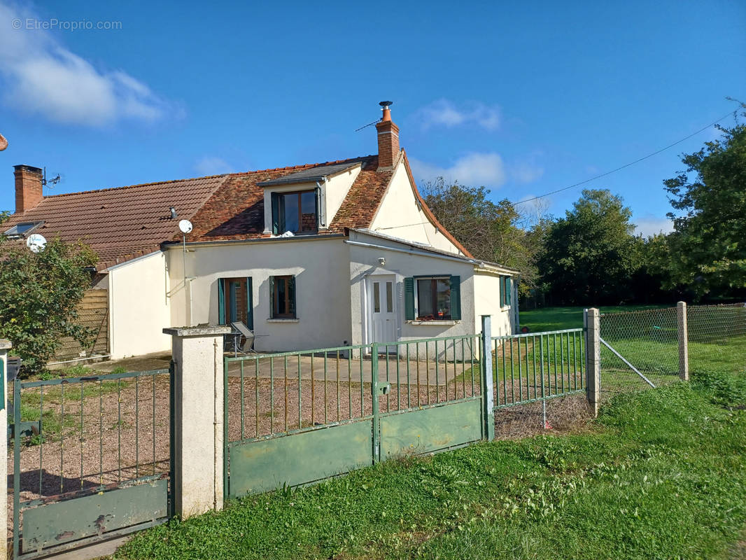 Maison à JUSSY-LE-CHAUDRIER