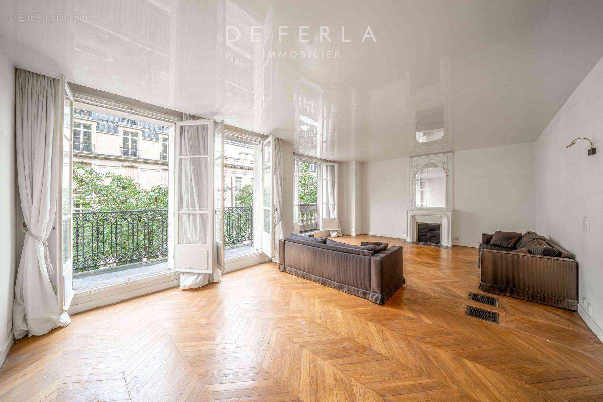 Appartement à PARIS-7E